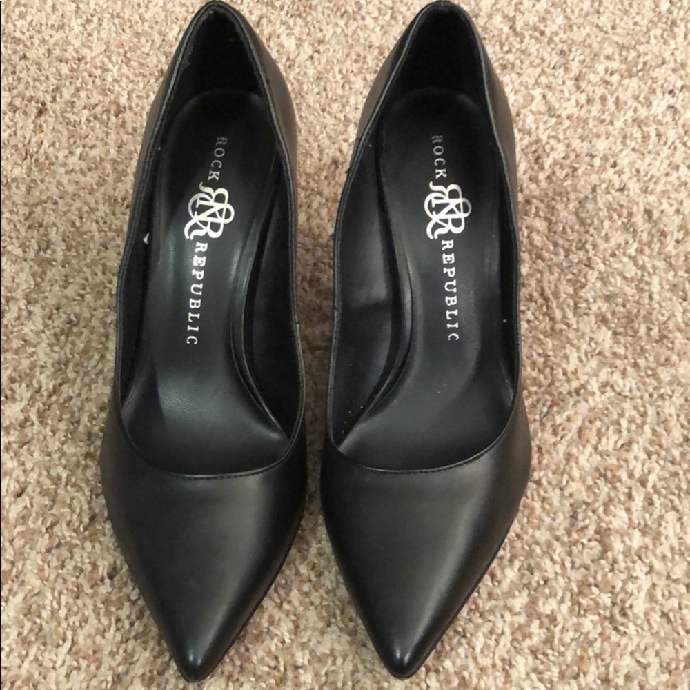 Black rock & republic pumps